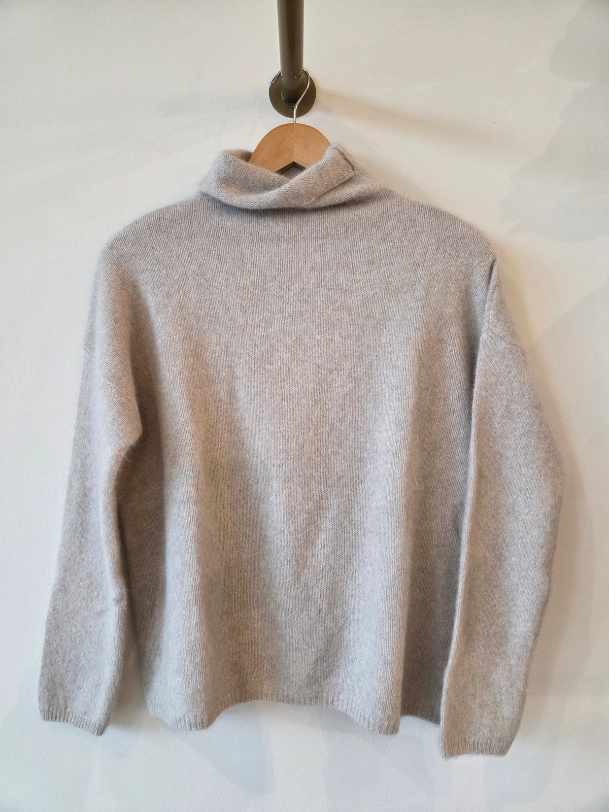 UNIVERSEL- Long Sleeve Mock Neck Sweater