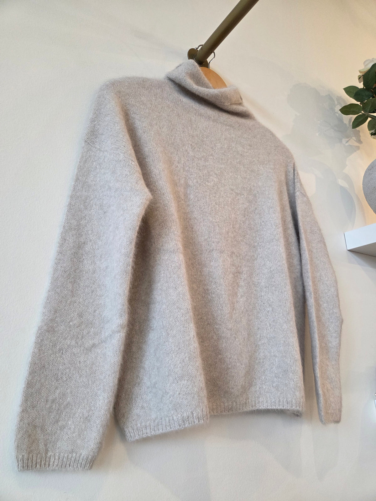 UNIVERSEL- Long Sleeve Mock Neck Sweater