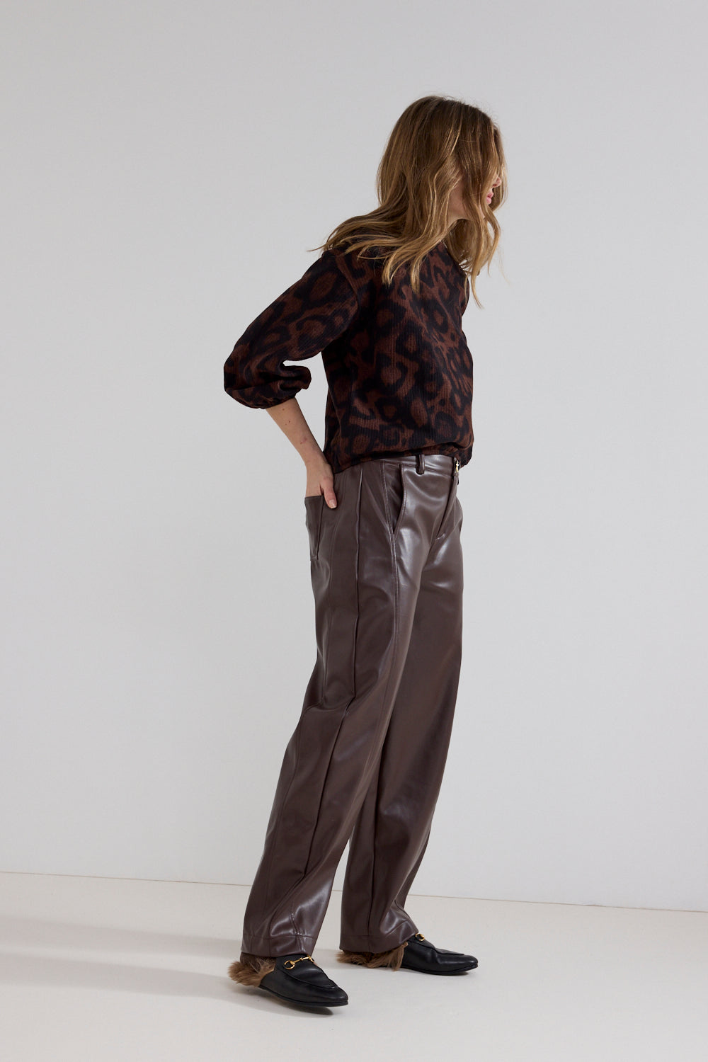 Tramontana- Top Shadow Dots Sweater in Black Brown Print