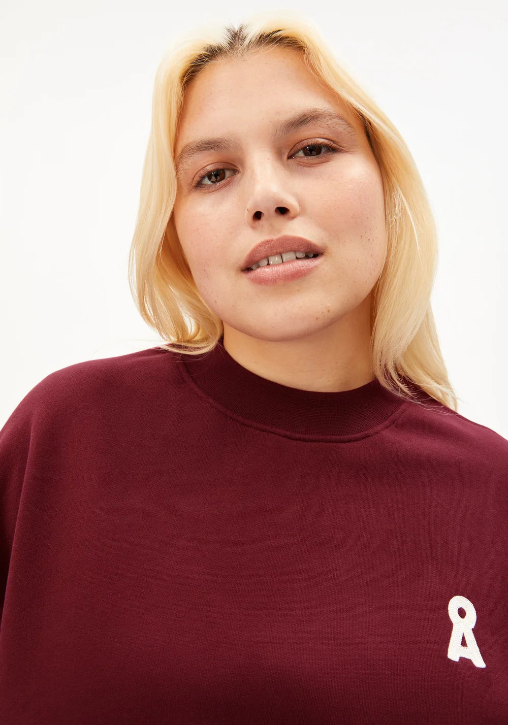 Armed Angels- Iconic Å Alizaa Sweatshirt in Velvet Red