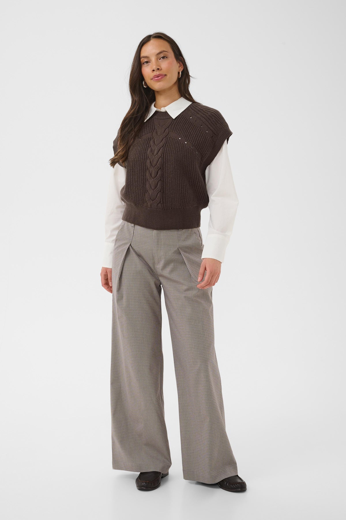 Saint Tropez- Trune Sweater Vest in Chocolate Brown