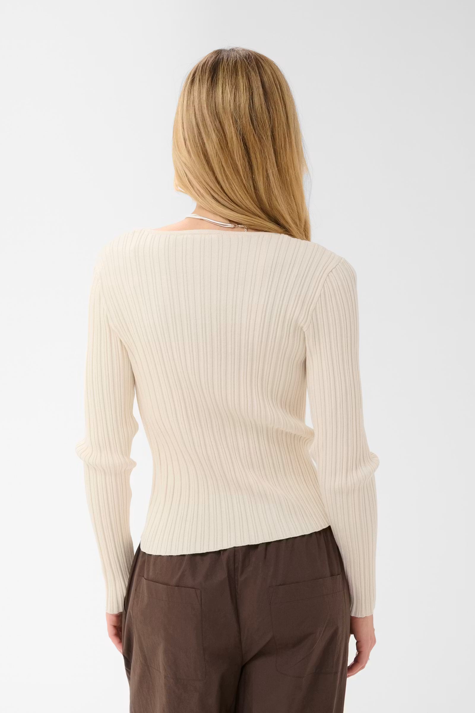 Saint Tropez- Sigrida Buttoned Cardigan in Ice White
