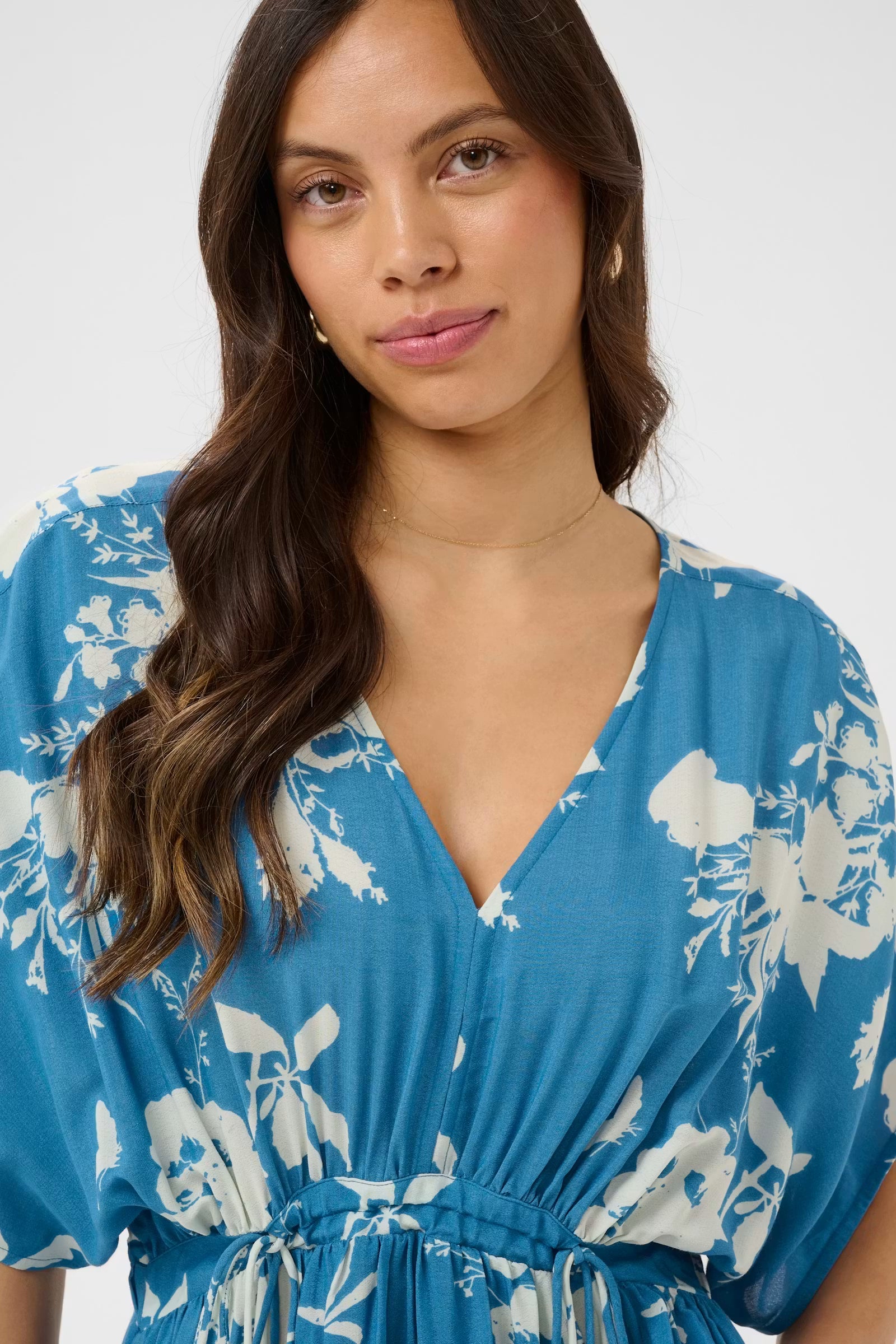 Saint Tropez- Rasheda Dress in Vallarta Blue Flower Bouquet