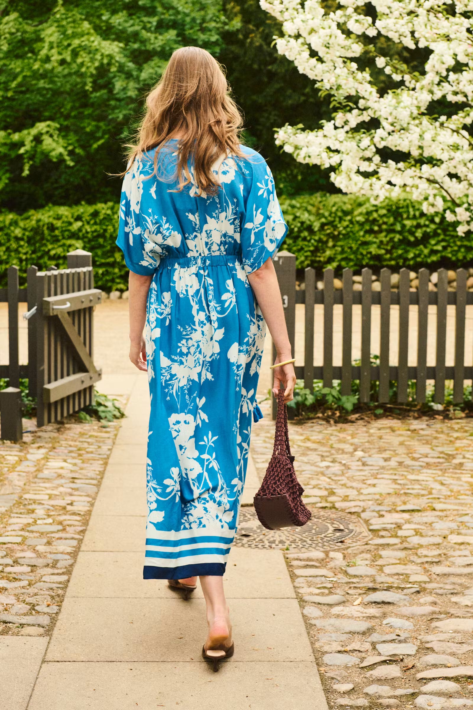 Saint Tropez- Rasheda Dress in Vallarta Blue Flower Bouquet