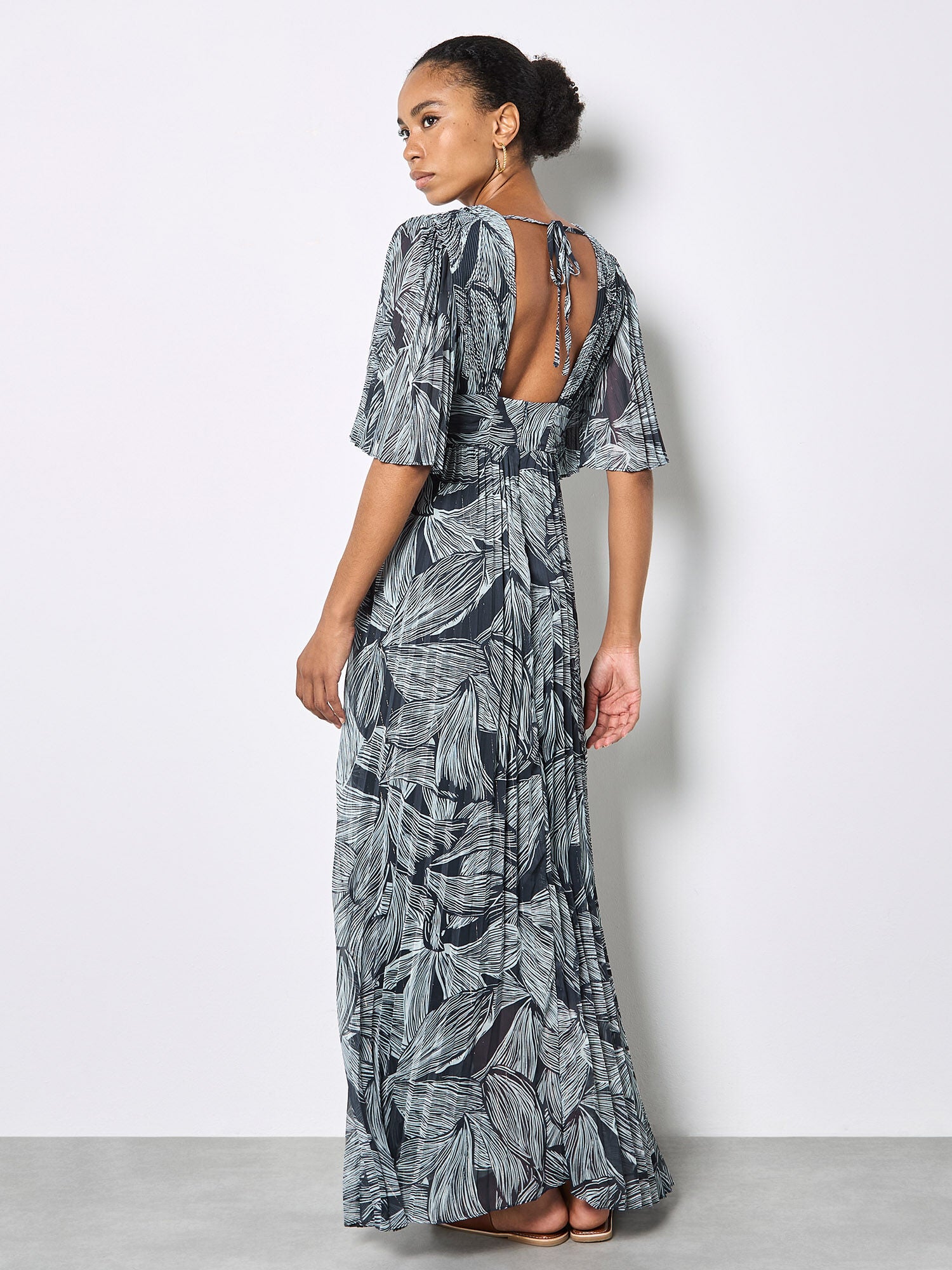 Apricot- Flor Lurex Pleated Maxi Dress in Navy