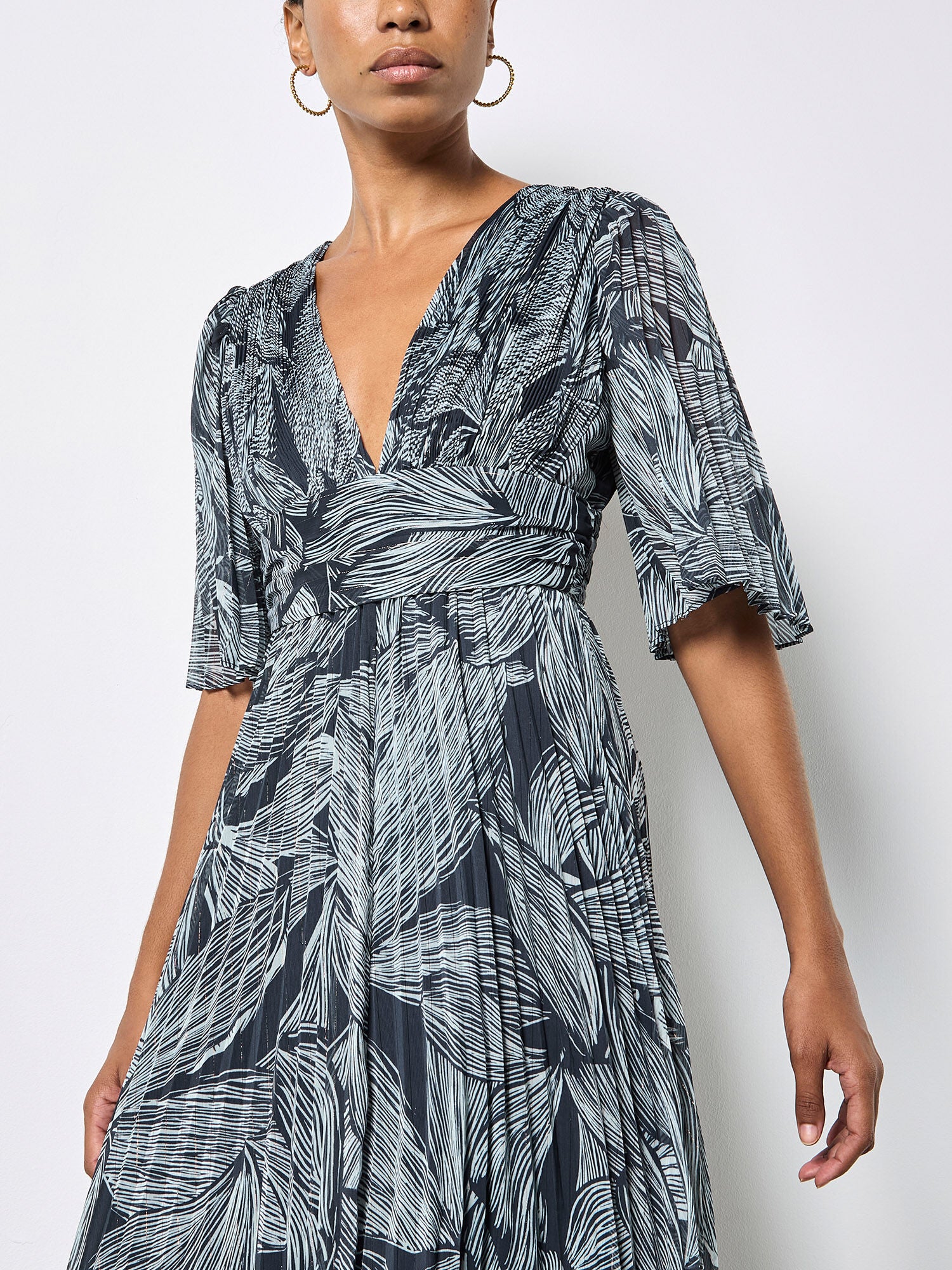 Apricot- Flor Lurex Pleated Maxi Dress in Navy