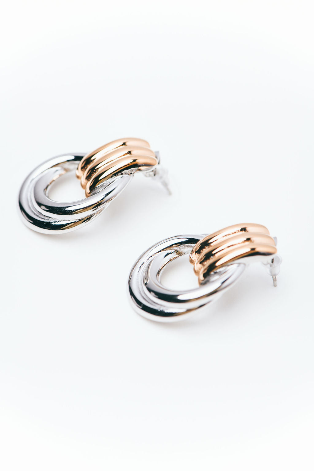 Mashni- Two Toned Twist Link Earrings