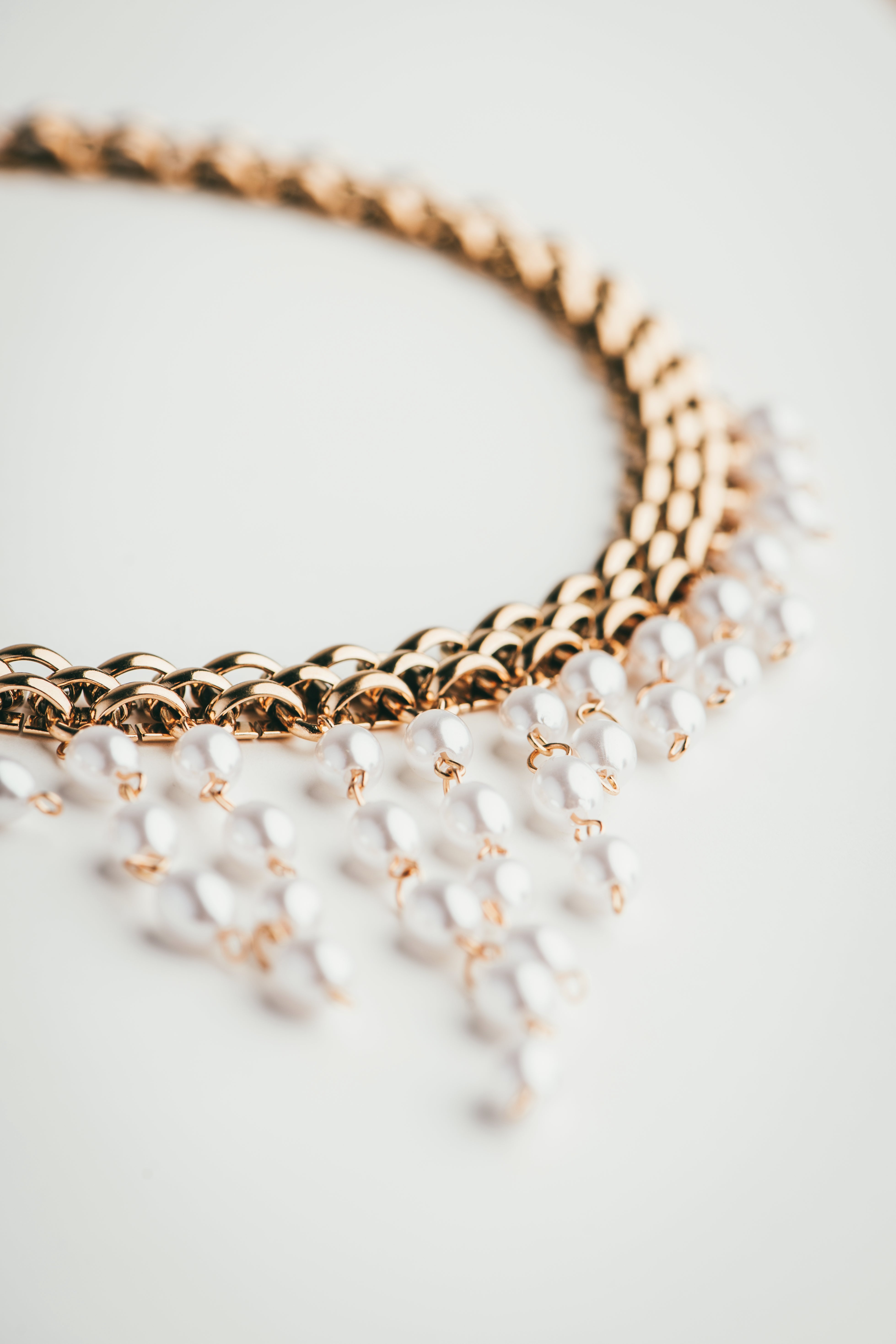 Mashni- Cascade Pearl necklace