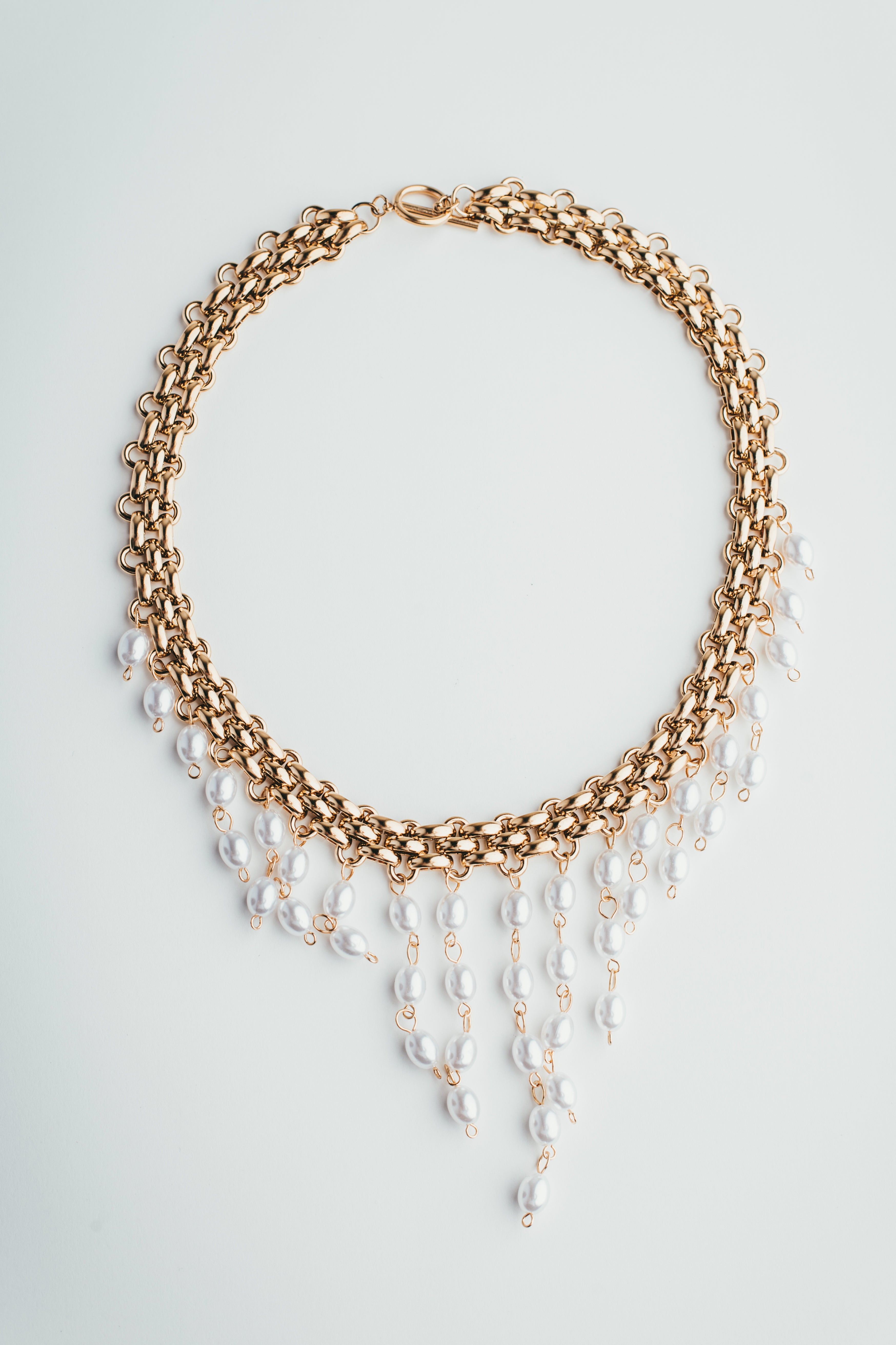 Mashni- Cascade Pearl necklace