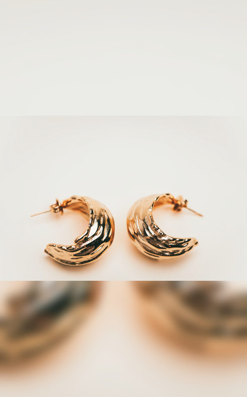 Mashni- Gold Molten Hoop Earrings