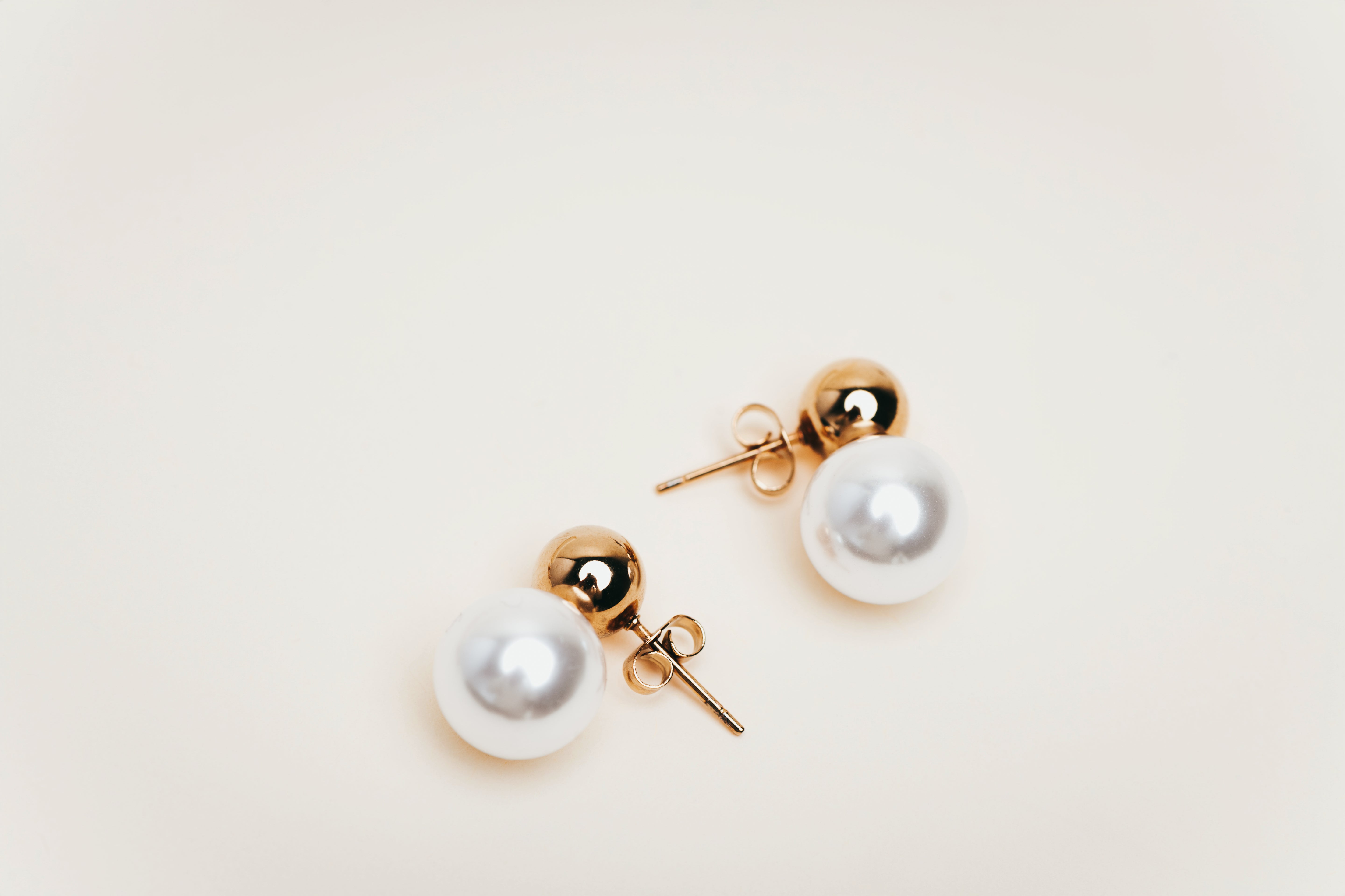Mashni-Classic Dome Pearl Studs