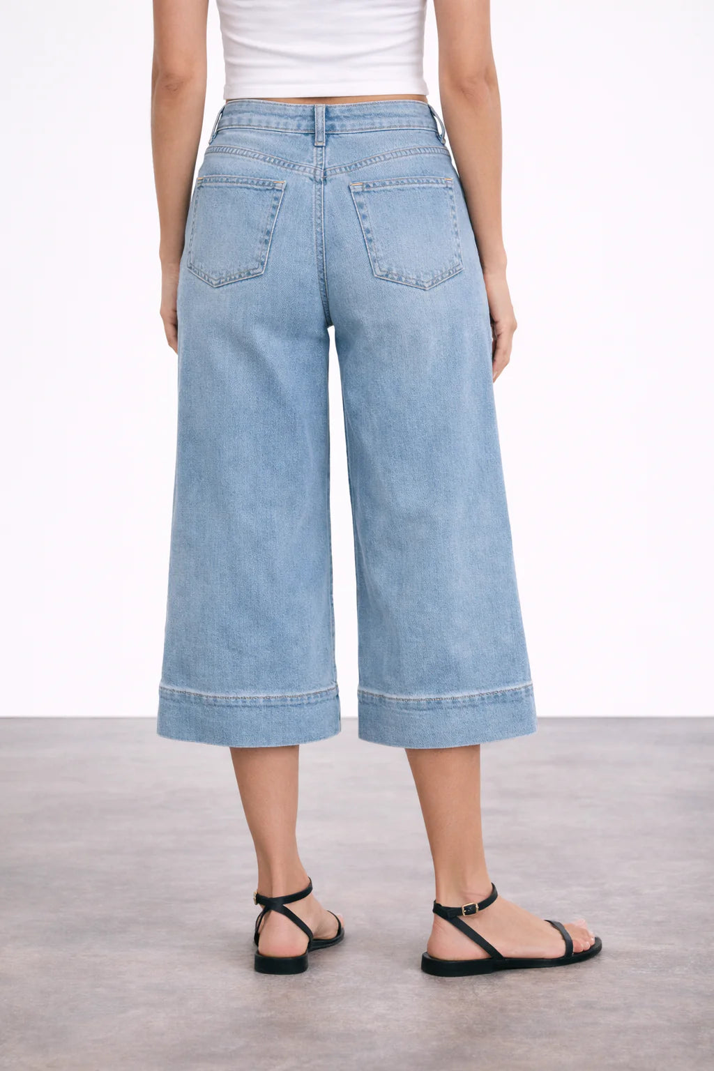 Fidelity- Cardi Crop Jeans in Kyoto Blue