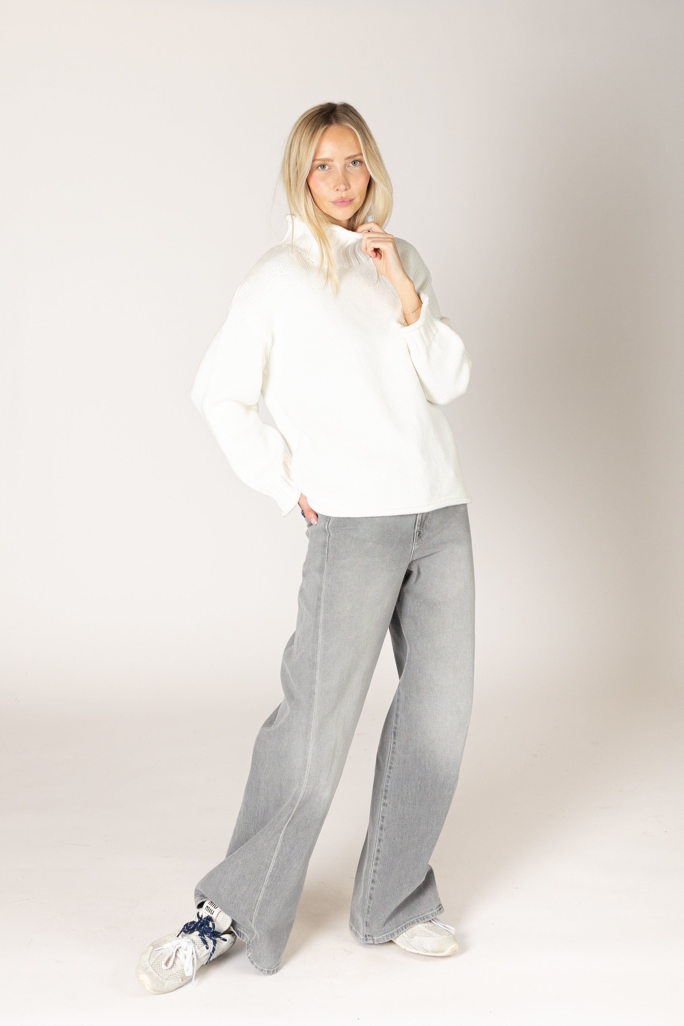 Lyla + Luxe- Dolly Chunky Mock Sweater in Soft White