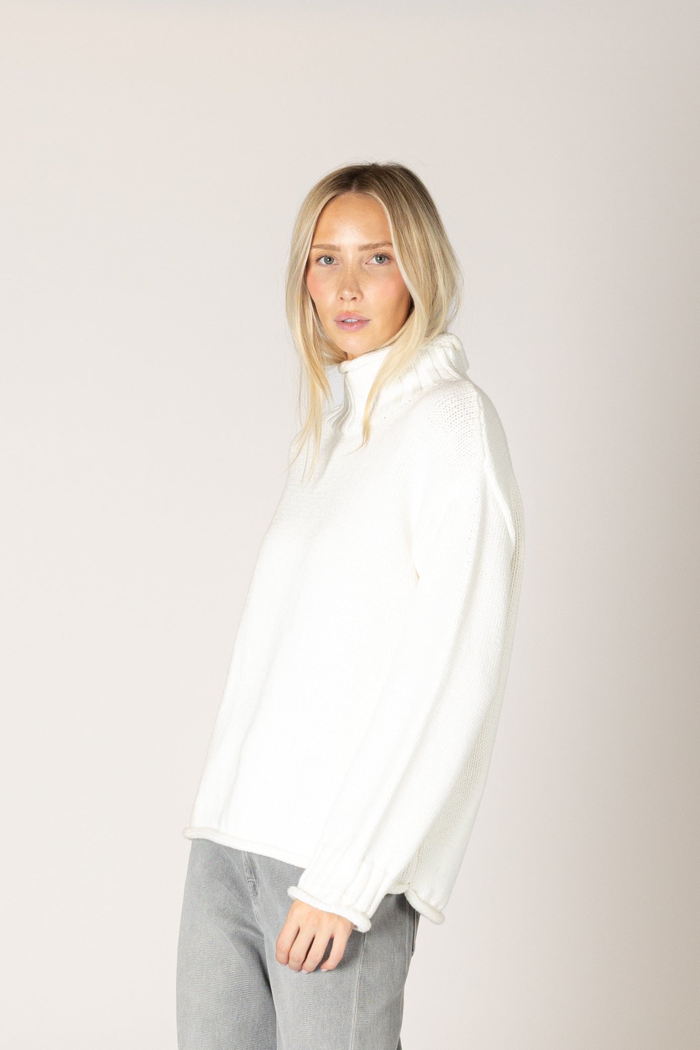Lyla + Luxe- Dolly Chunky Mock Sweater in Soft White