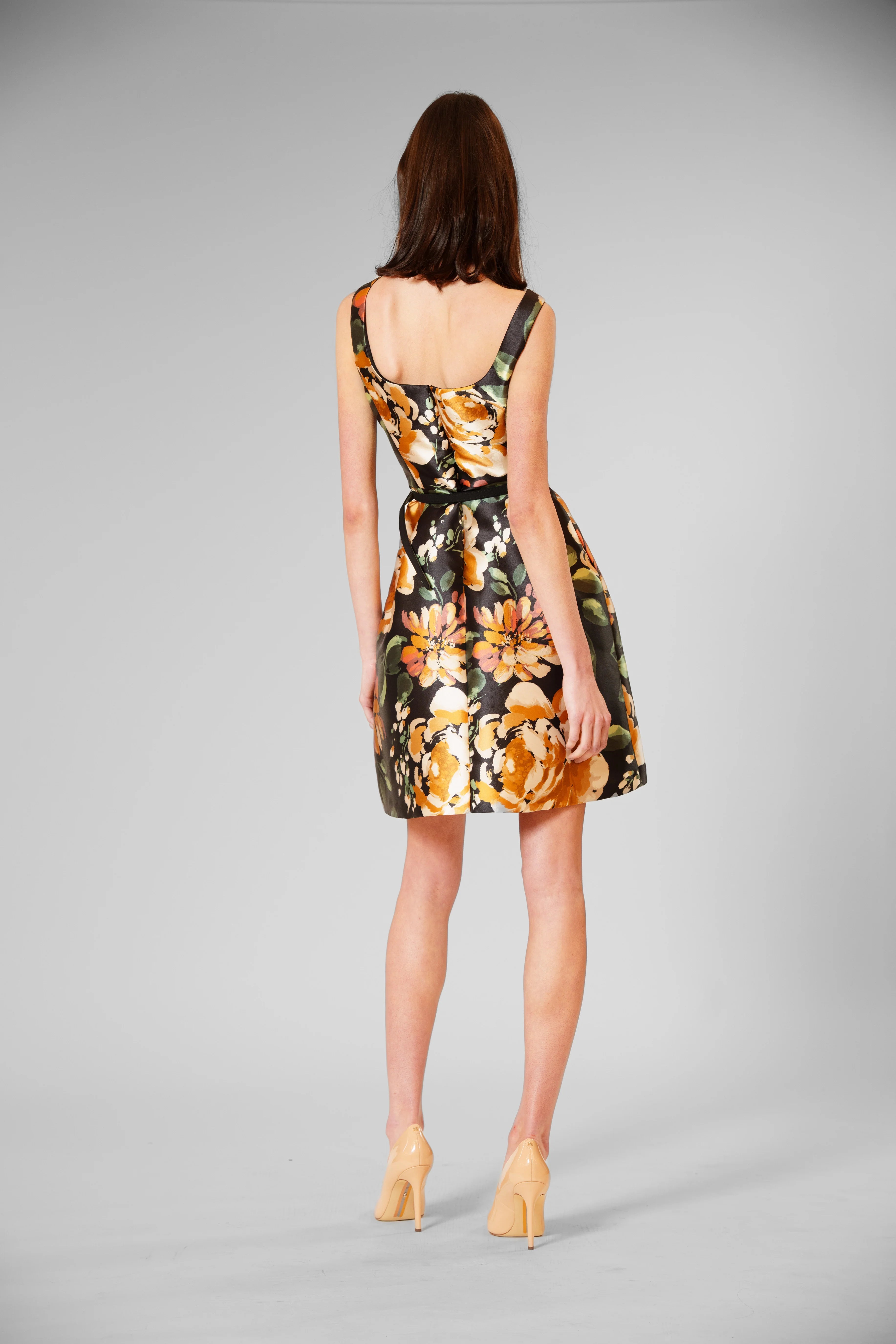 Julia Jordan- Sleeveless Mini Dress in Black Yellow
