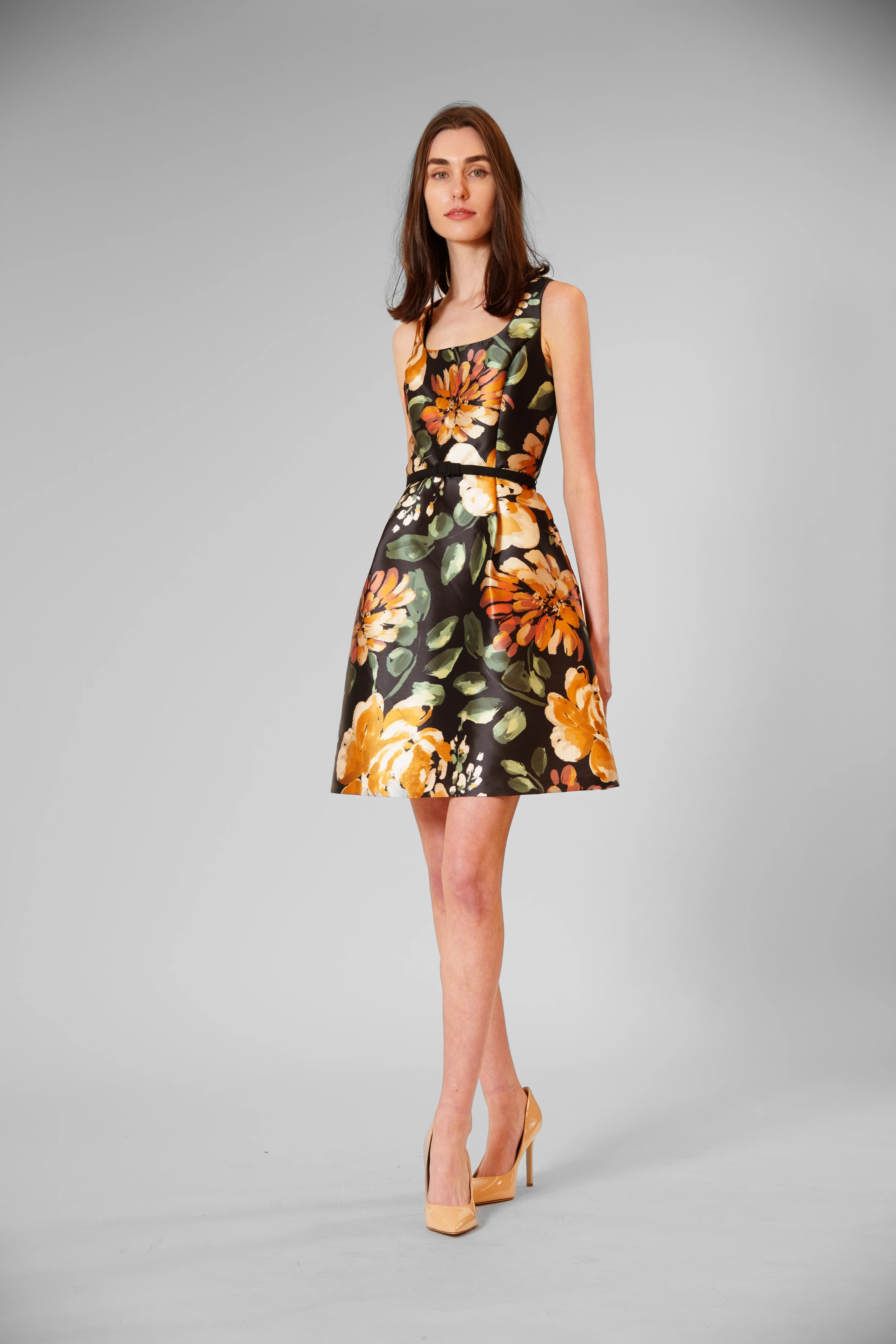 Julia Jordan- Sleeveless Mini Dress in Black Yellow