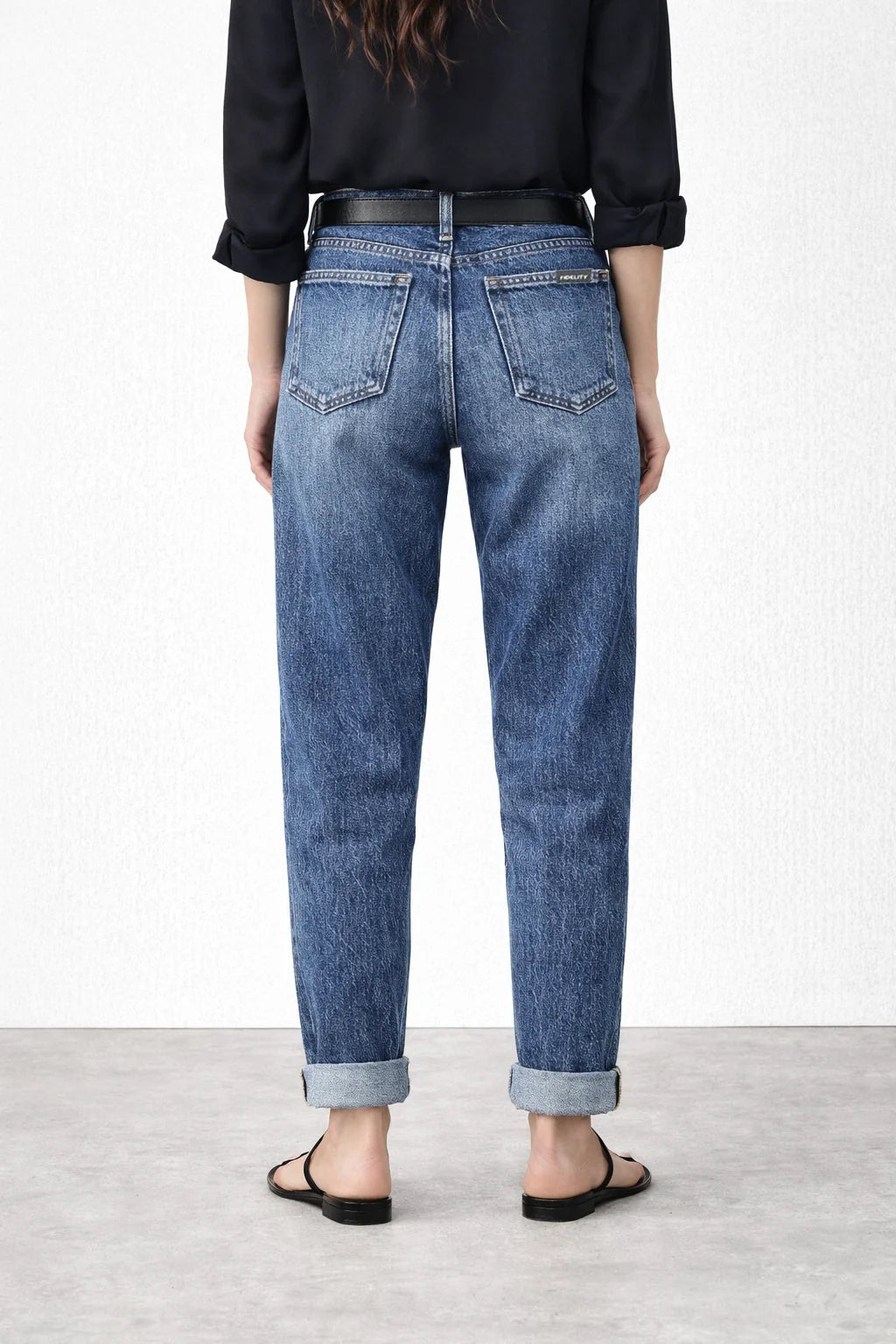 Fidelity- Muse Relaxed Tapered Jeans in Bentley