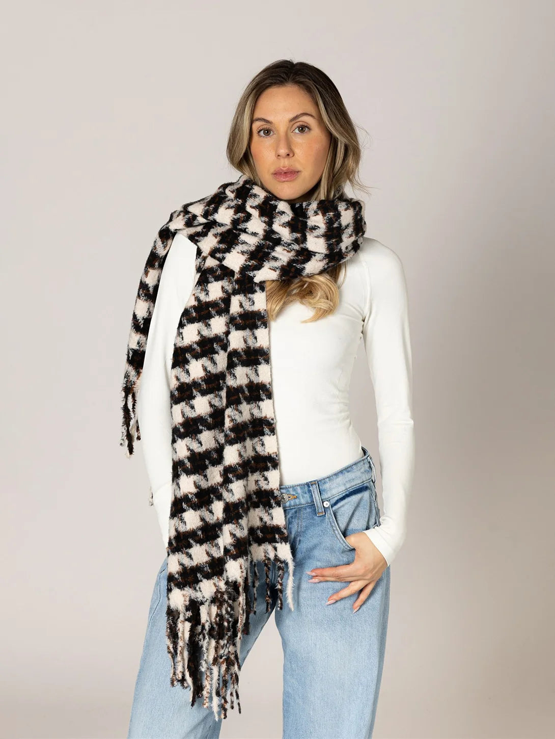 Lyla + Luxe- Plush Scarf in Houndstooth