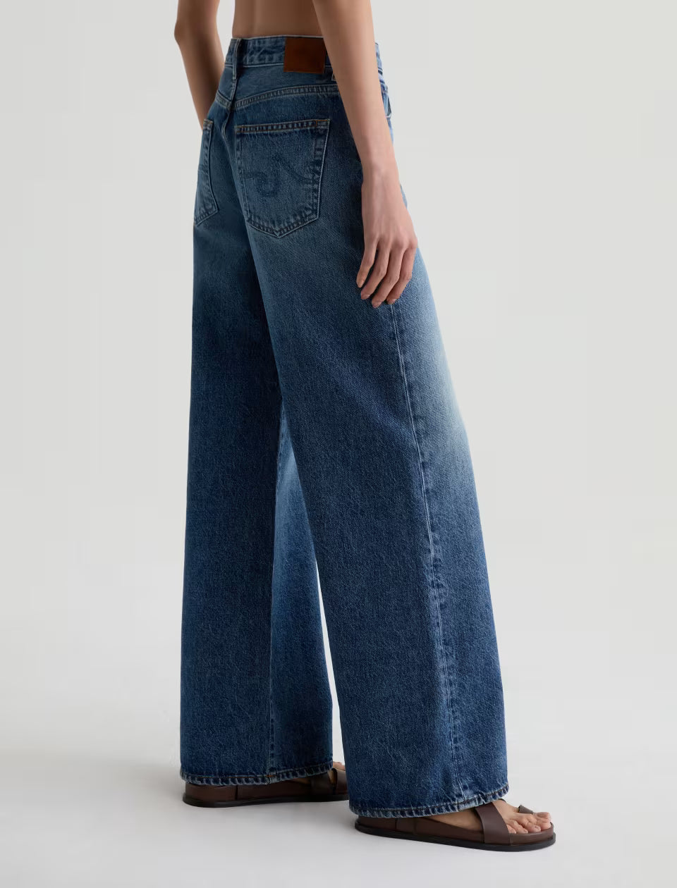 AG Jeans- Saige Mid Rise Wide Leg in Nostalgia