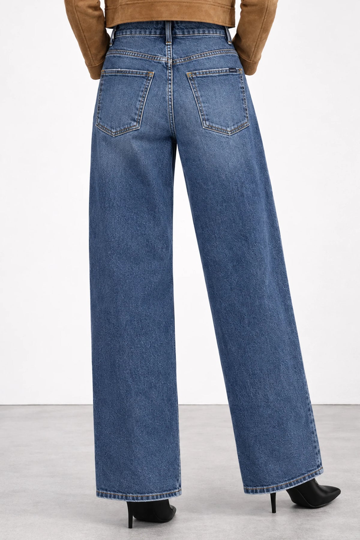 Fidelity- Bowery Exaggerated Full Leg Jeans in Bentley