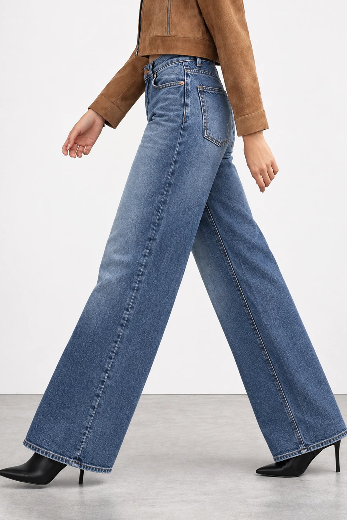 Fidelity- Bowery Exaggerated Full Leg Jeans in Bentley