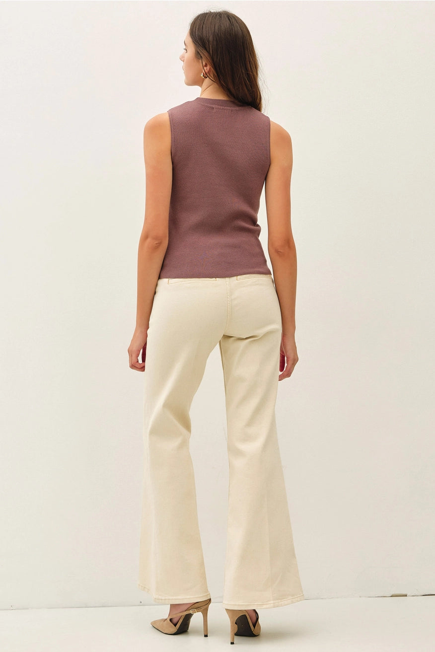 Be Cool - Classic Crew Neck Slim Knitted Tank in Cocoa