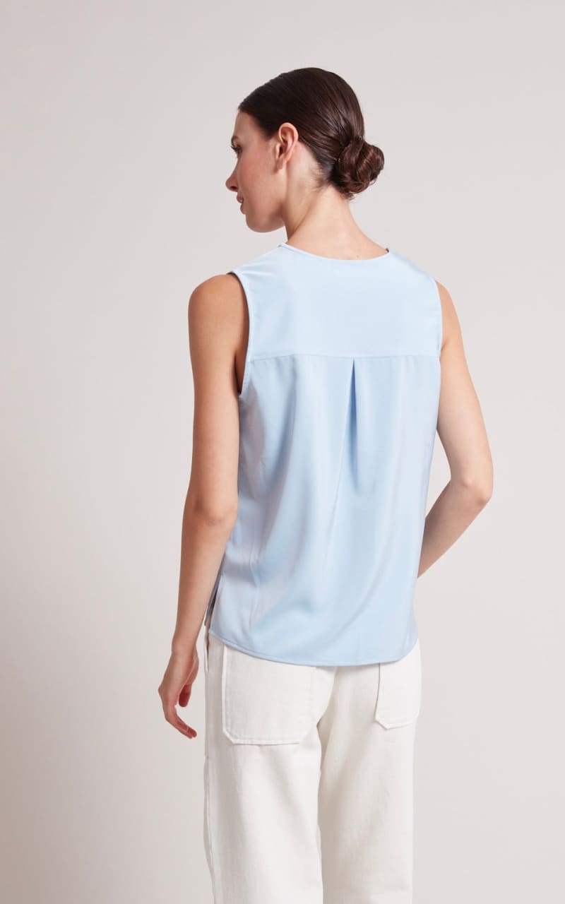 Adroit Atelier- True Sleeveless V-Neck Blouse