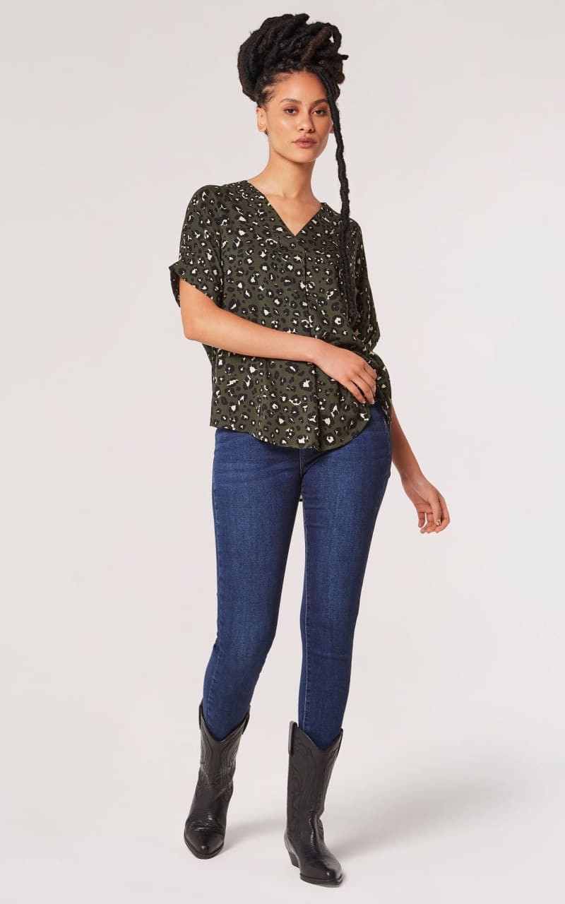 Apricot- Floral Tulip Sleeve Top