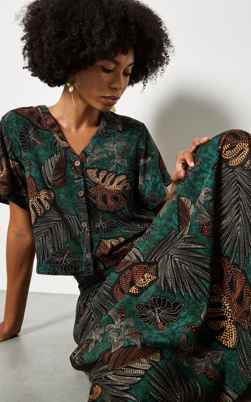 Apricot- Tropical Leaf Print A-Line Midi Skirt in Green