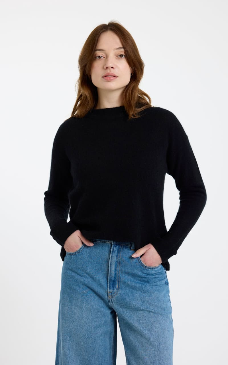 Brodie Cashmere- Pearl Crew Sweater in Black - SWEATER &