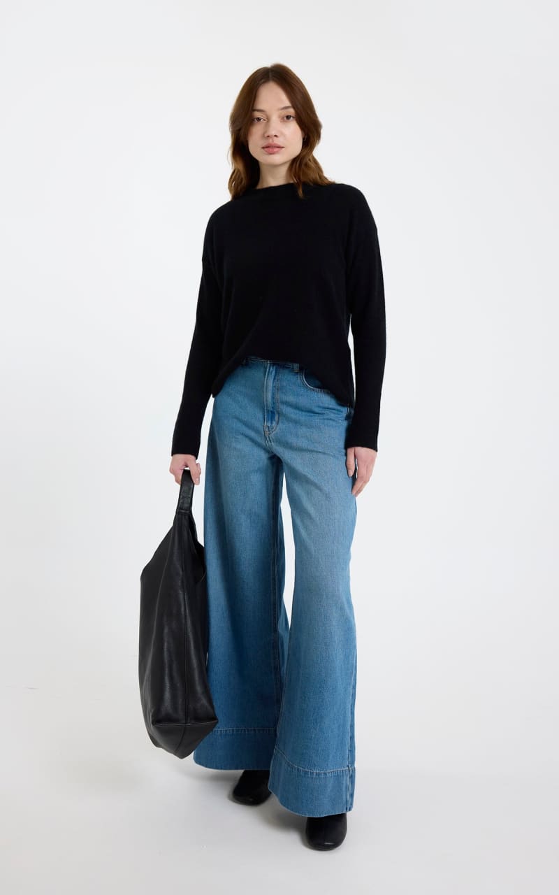 Brodie Cashmere- Pearl Crew Sweater in Black - SWEATER &