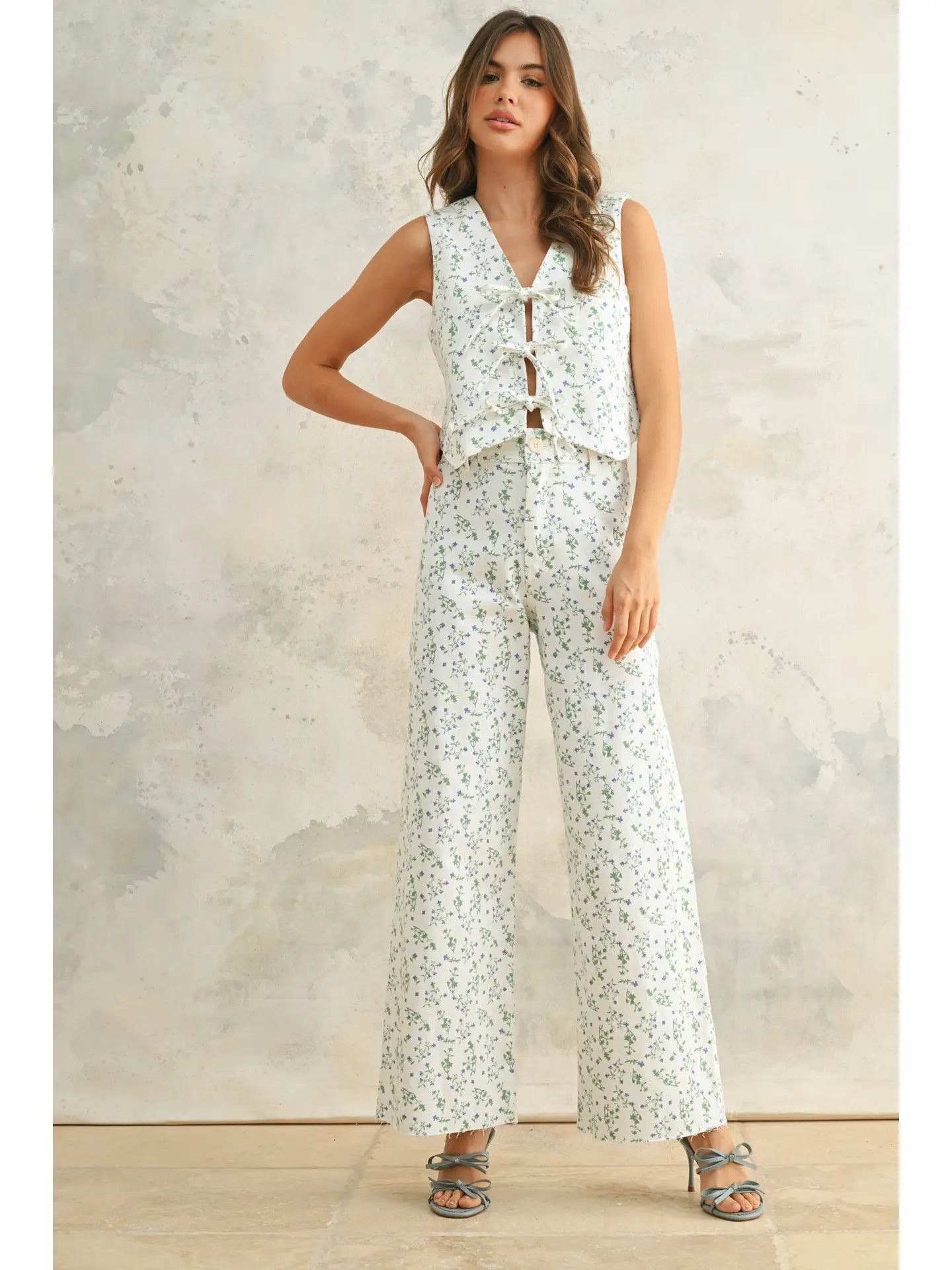 Miou Muse- Floral Print Vest with Tie Front