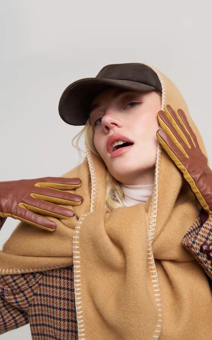 Echo - Colorblock Leather Glove in Cinnamon Bark - Cold