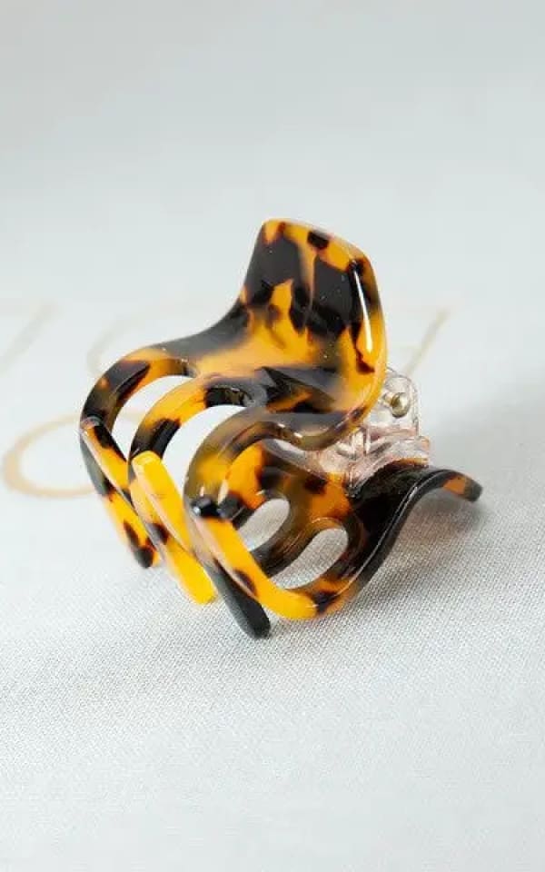 JOSSLYN- Cellulose Solid Tort Checker Hair Claw Clips