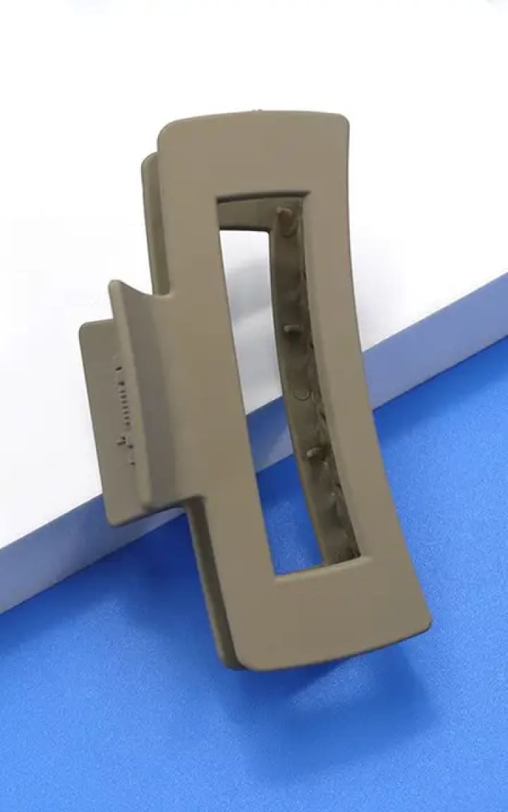 JOSSLYN- Large Classic Matte Hair Claw Clips 4.25inch