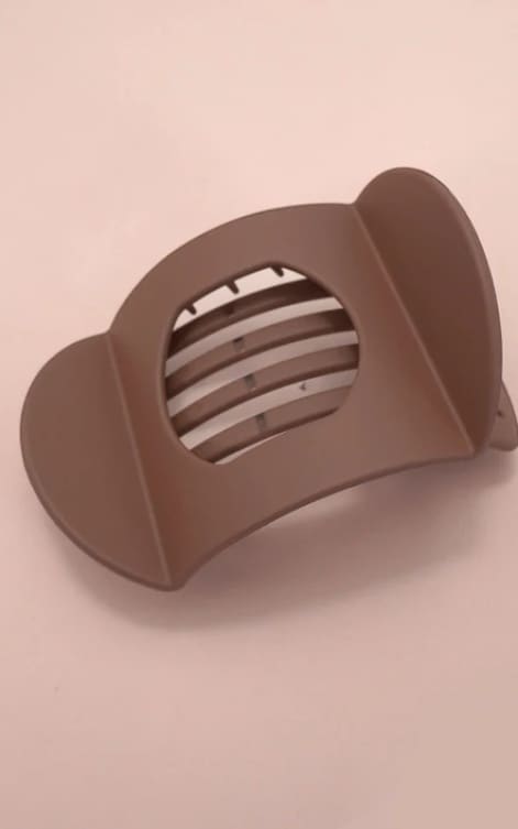 JOSSLYN- Lay Flat Large Hair Claw Clips - Brown