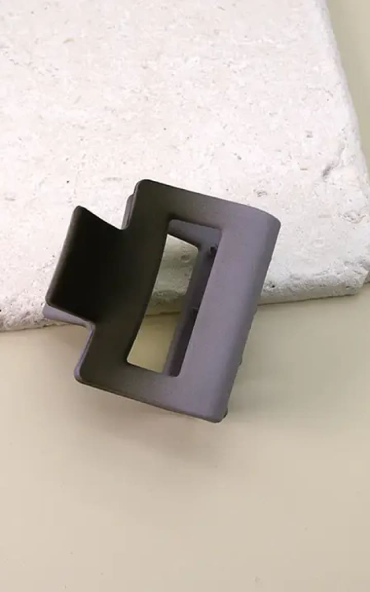 JOSSLYN- Matte Hair Claw Clip - Ombre Black - Accessories