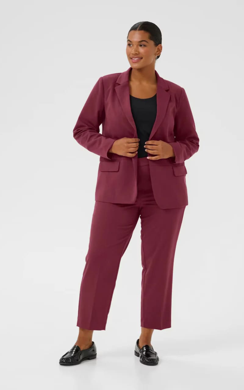 Kaffe Curve- Sakira Cropped Pant in Windsor Wine