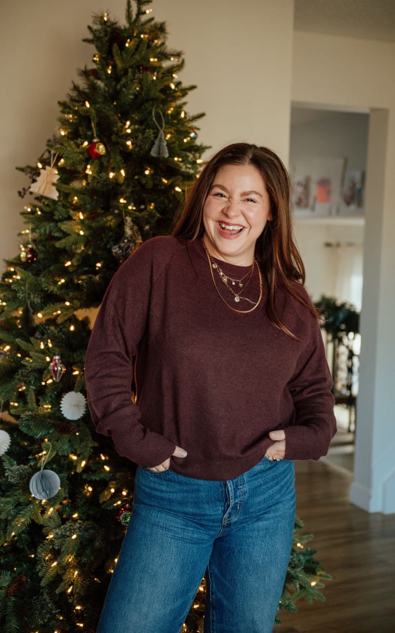 We The Label- CrewNeck Cashmere Sweater in Eggplant