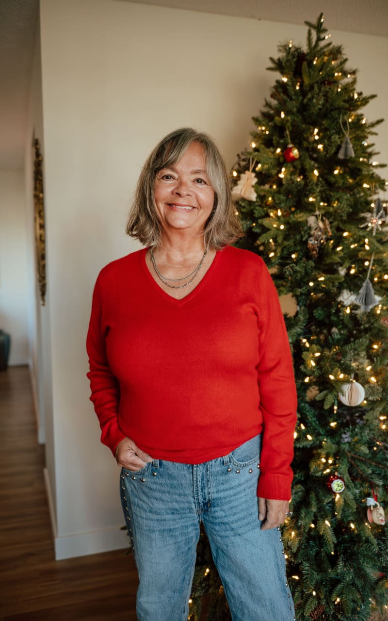 We The Label- Vneck Cashmere Sweater - SWEATER & SWEATSHIRT