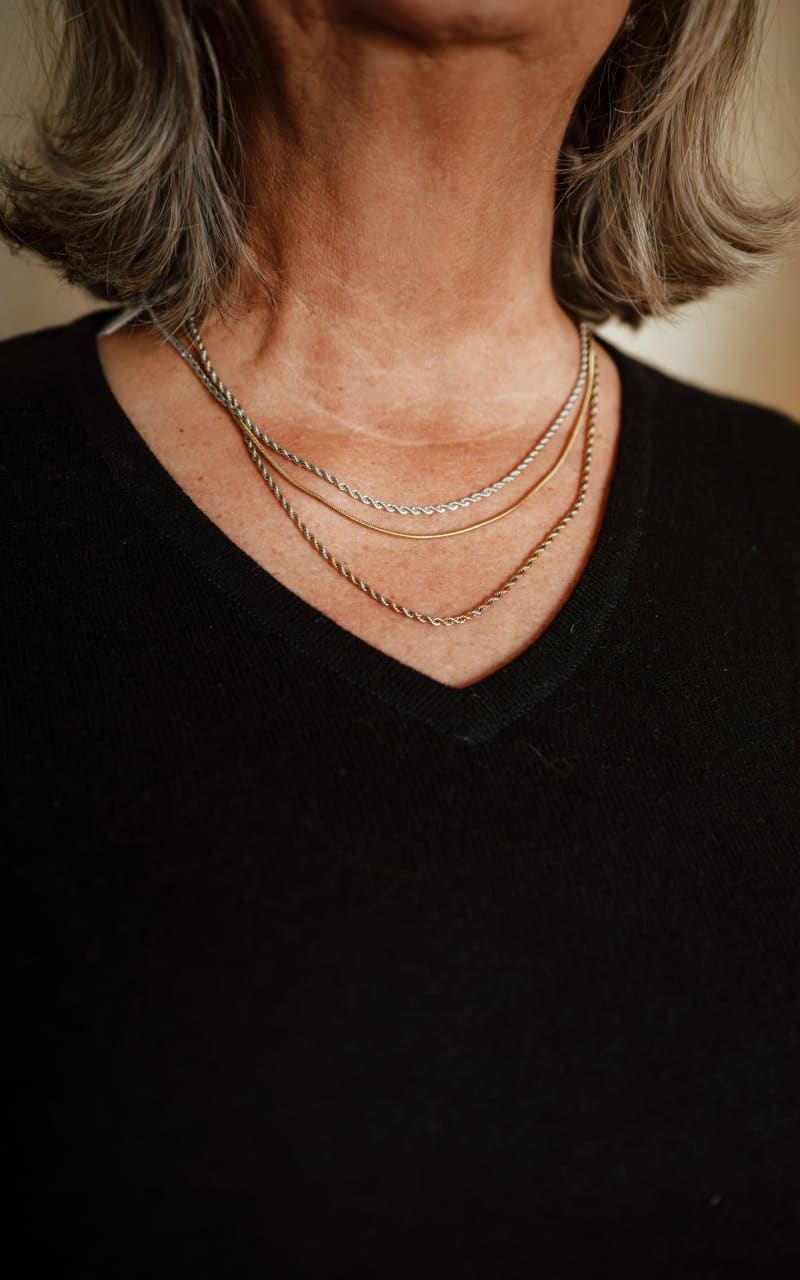 We The Label- Vneck Cashmere Sweater - SWEATER & SWEATSHIRT