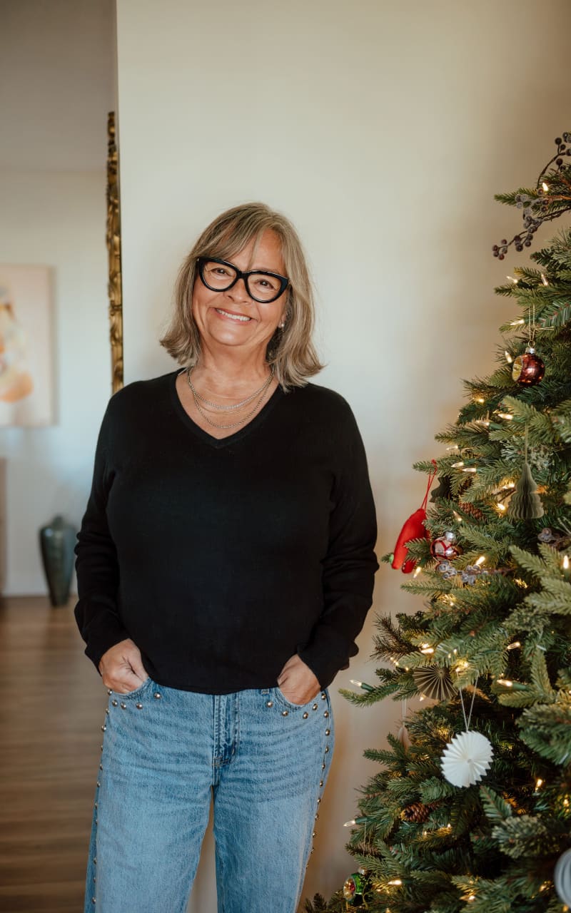 We The Label- Vneck Cashmere Sweater - SWEATER & SWEATSHIRT