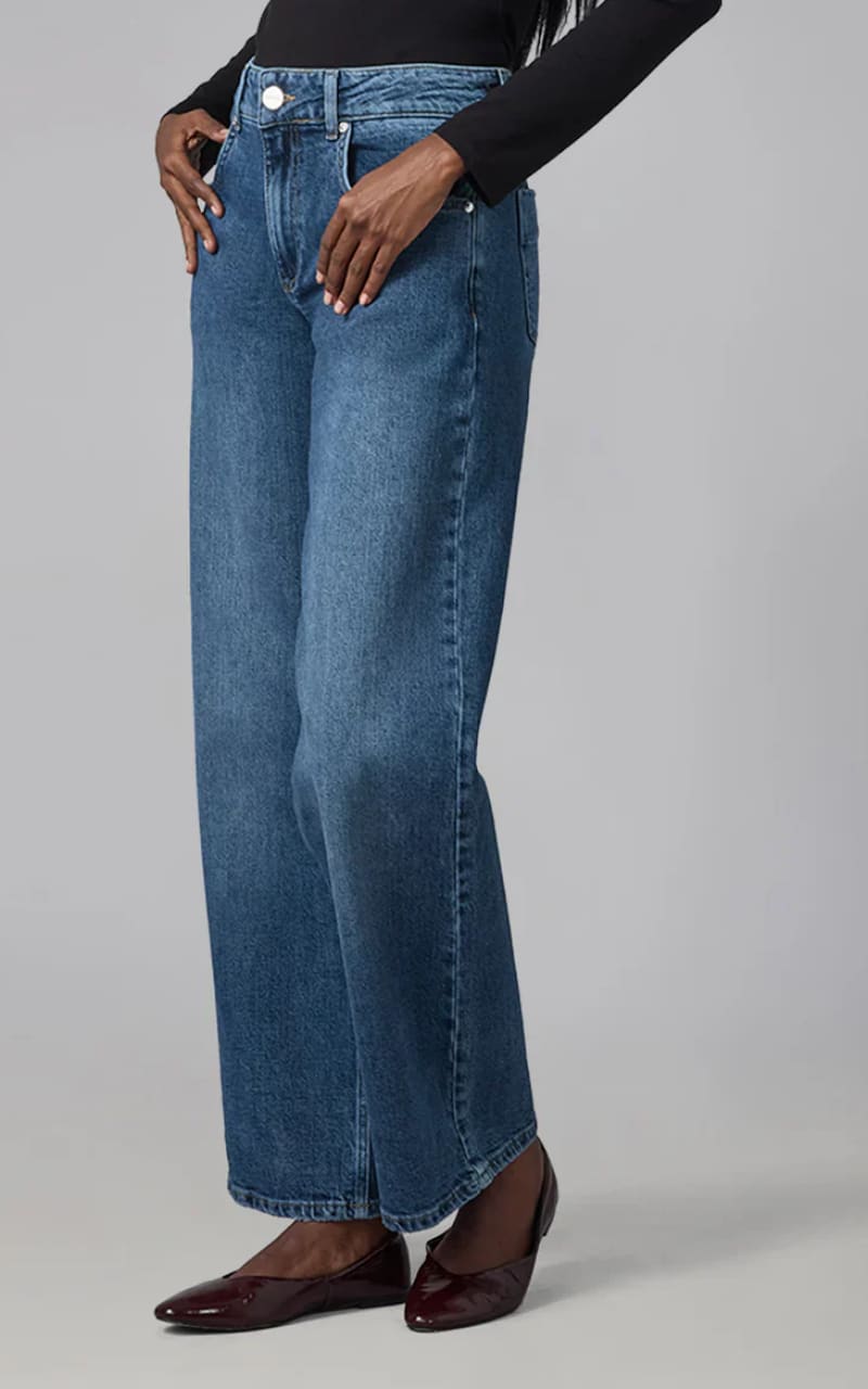 Lola Jeans Miro Mid Rise Comfort Straight in Film Noir denim