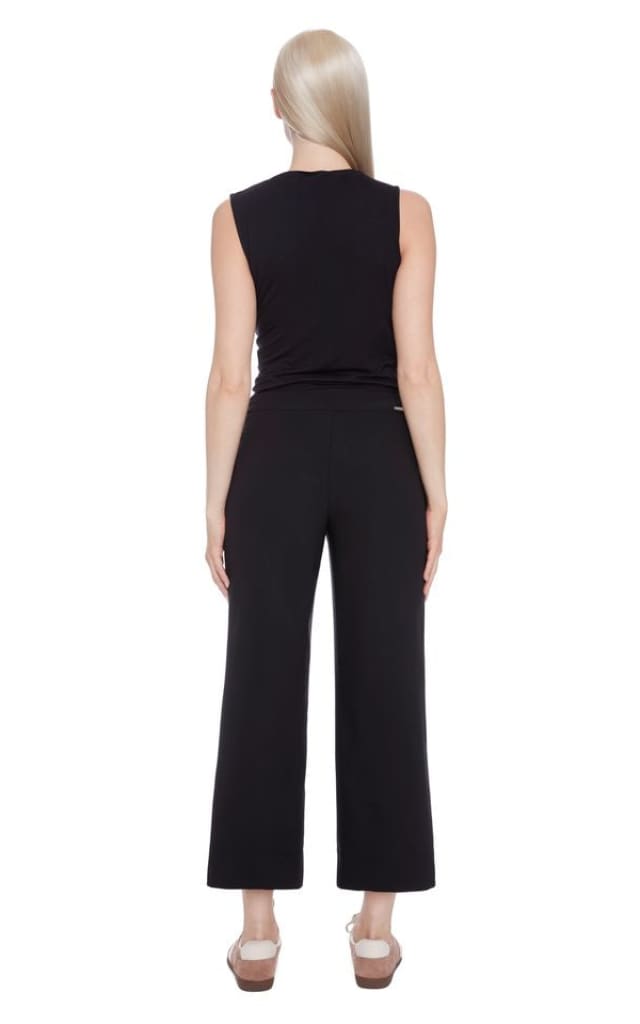 ILTM- Jackie Solid Amalfi Wide Leg Cropped Pant in Black