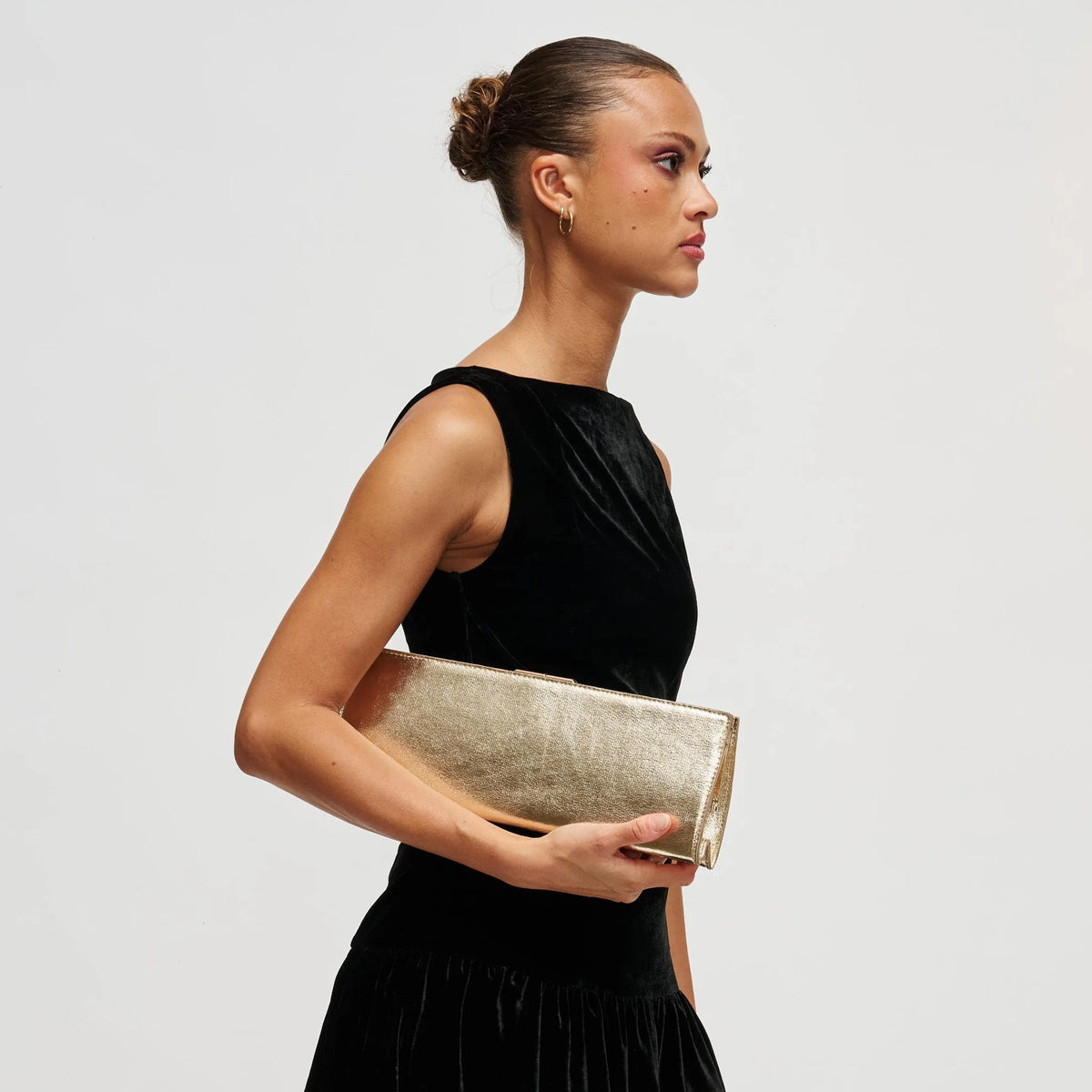 Urban Expressions- Nazlee Metallic Clutch in Gold