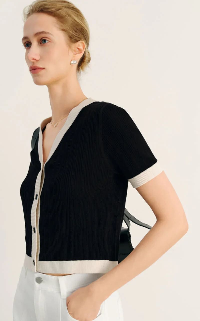 MEILLEUR MOMENT- Cropped Cardigan in Black - SWEATER &