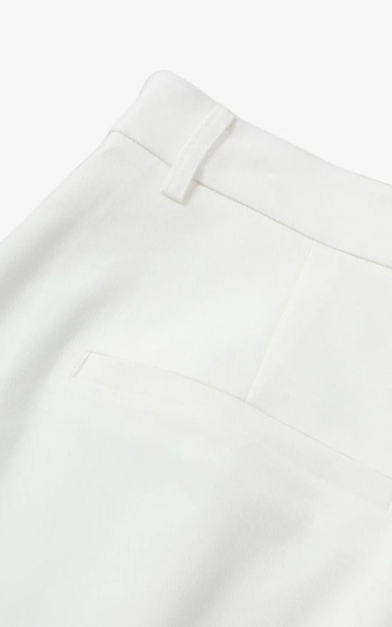 MEILLEUR MOMENT- A-Line Shorts in White - & Skorts