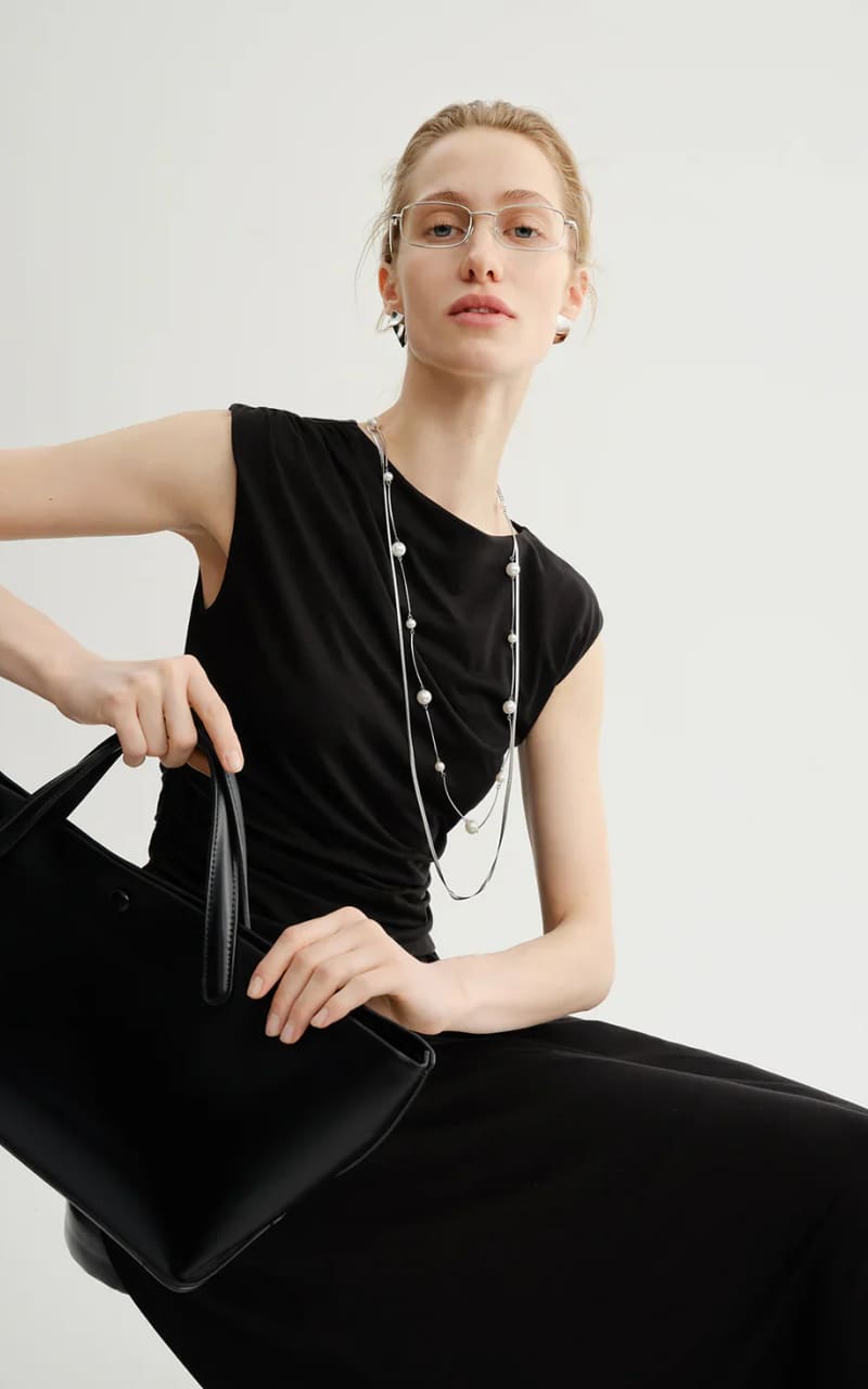 MEILLEUR MOMENT- Ruched Fitted Top in Black - Blouses & Tops
