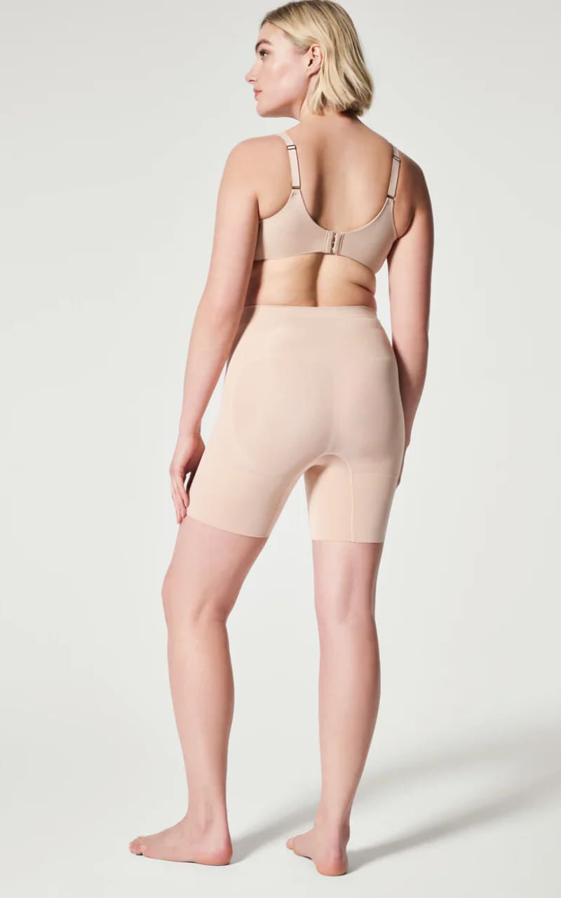 Spanx - OnCore Sculpting Mid-Thigh Short - Shapewear