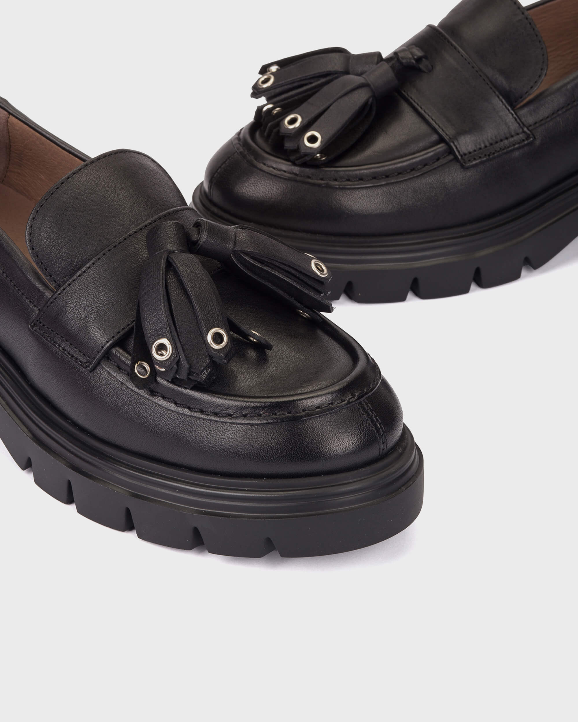 Wonders- Leather Tassel Loafer in Bulut Negro